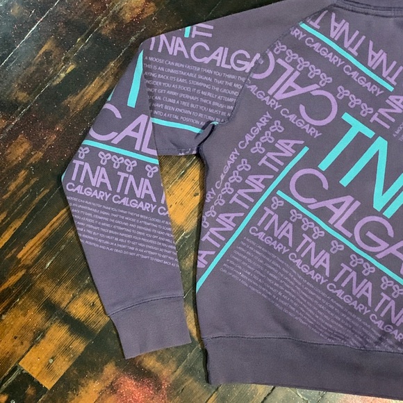 TNA Pullover Hoodie - Picture 8 of 11